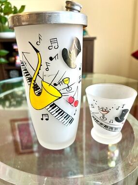 Mid-century modern bar set. 2 pieces. Musical theme!!